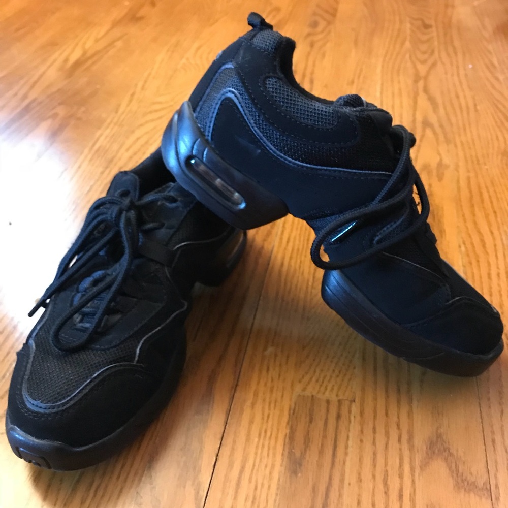 Leo’s Split Sole Dance Sneaker
